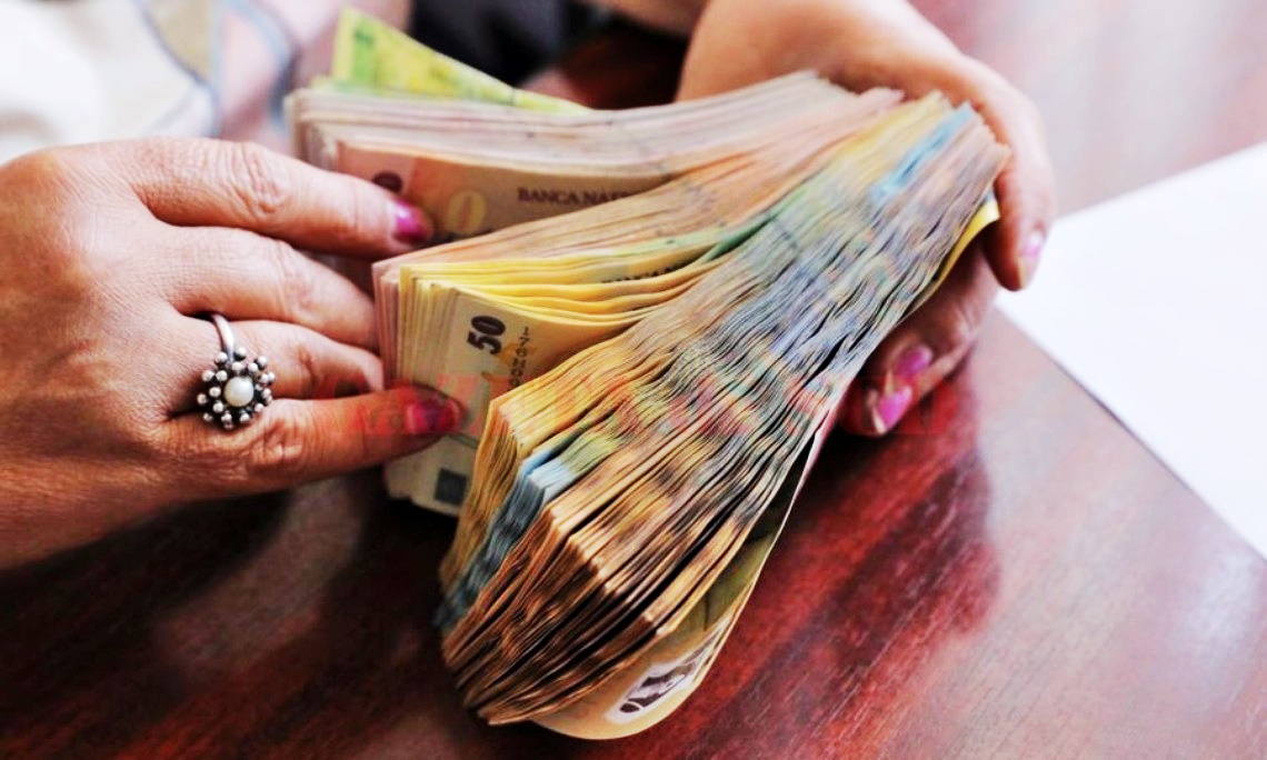 Prime de asigurare profesionala suportate de angajatorul - institutie publica. Care va fi tratamentul fiscal?