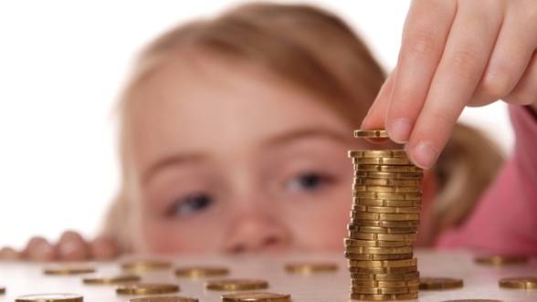 Marirea salariului minim duce la majorarea indemnizatiei pentru cresterea copilului, de la 1 februarie 2017