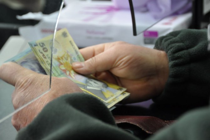 Mai bine de 480.000 de someri in primul trimestru din acest an