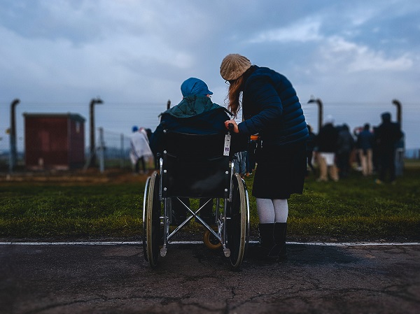 Peste 860.000 de persoane cu dizabilitati, in Romania. Cate institutii publice de asistenta sociala exista?