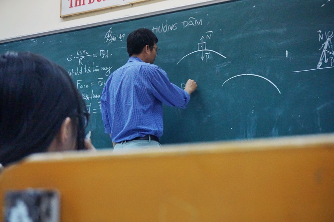 Cumul de functii in invatamant. Este posibil si cumulul a doua CIM cu norma intreaga?