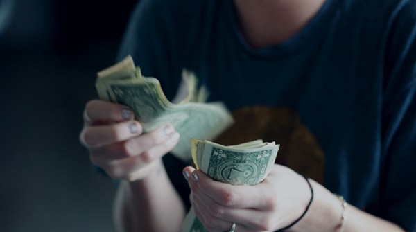 Plata unor drepturi SALARIALE castigate in instanta pe perioada detasarii - cine le va plati?