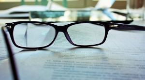 Spor pentru conditii vatamatoare si decontarea ochelarilor de vedere - se pot cumula?