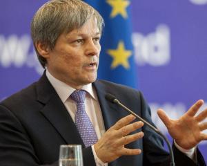 Premierul Dacian Ciolos: hotararile de guvern referitoare la alegerile locale raman in vigoare