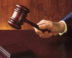 Basescu: Legea prin care primarii pot delega atributii in 2014 este corecta