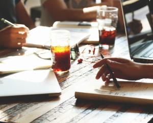 Costul fortei de munca din Romania a inregistrat cea mai mare crestere din UE