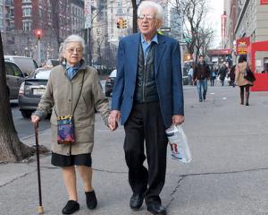 Reducerea varstei de pensionare pentru femeile care cresc copii pana la varsta de 15 ani